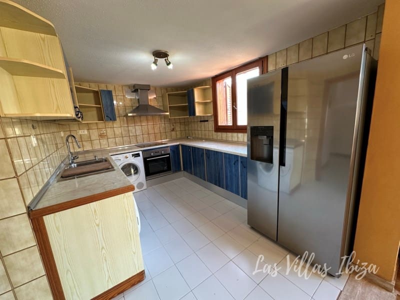 Apartamento de 3 habitaciones en Santa Eulalia / Santa Eularia en alquiler con garaje - 3.300 € (Ref: 9627565)