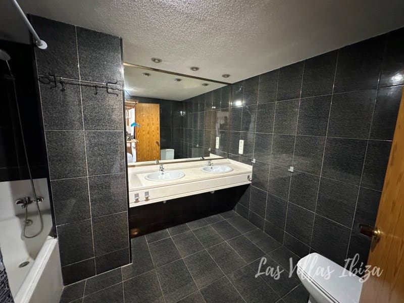 Apartamento de 3 habitaciones en Santa Eulalia / Santa Eularia en alquiler con garaje - 3.300 € (Ref: 9627565)