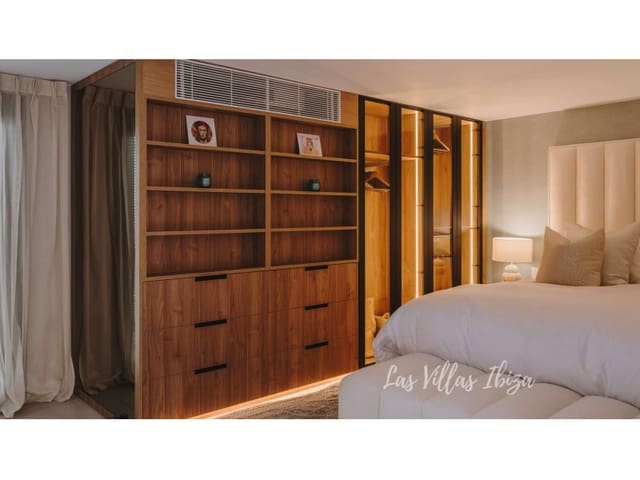 4 makuuhuone Huvila myytävänä paikassa Es Cubells, San Jose / Sant Josep de Sa Talaia mukana uima-altaan 
autotalli - 11 500 000 € (Ref: 9721509)