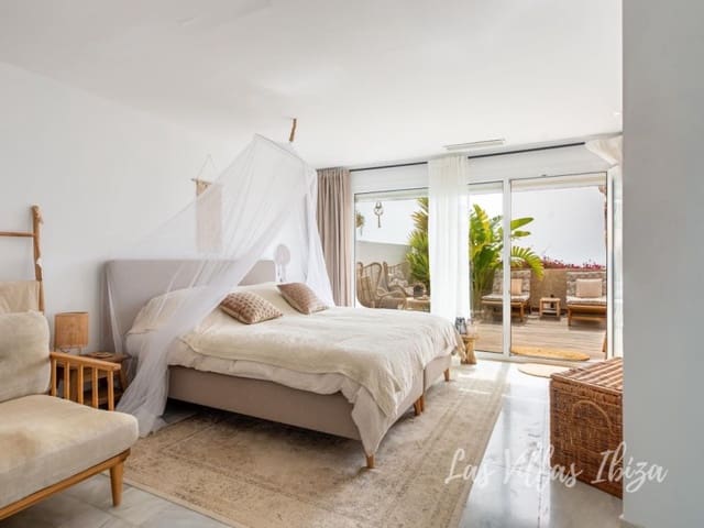 3 soveværelse Villa til salg i Roca Llisa, Santa Eulalia / Santa Eularia med swimmingpool garage - € 1.300.000 (Ref: 9735399)