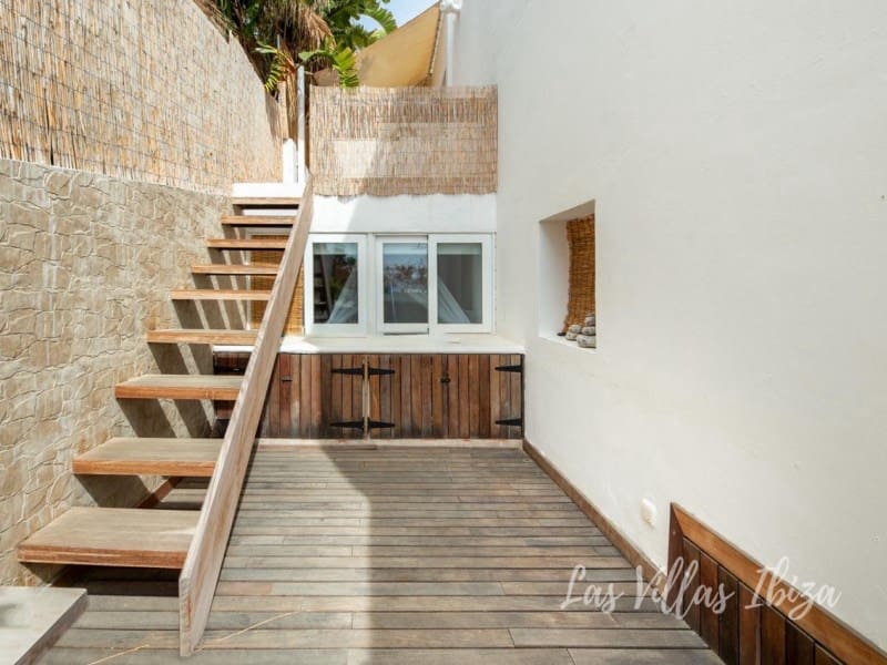 3 bedroom Villa for sale in Roca Llisa with pool garage - € 1,300,000 (Ref: 9735399)