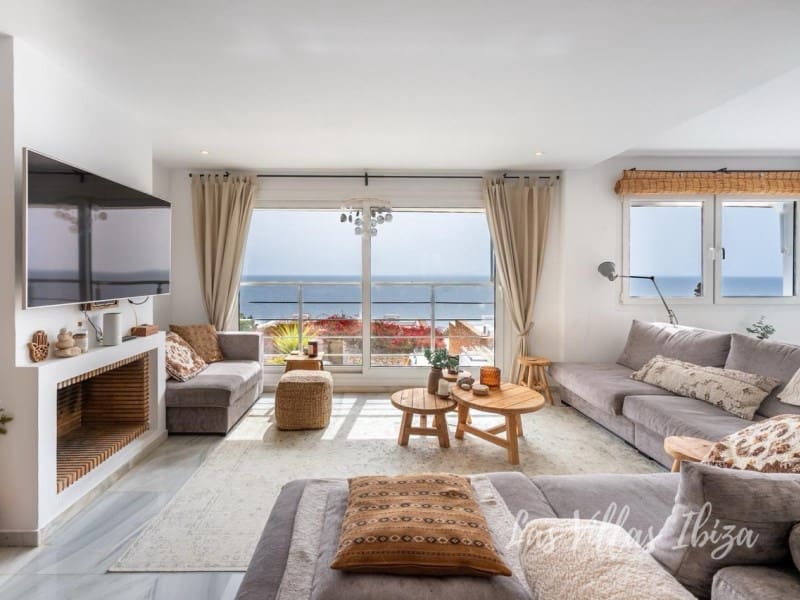 3 bedroom Villa for sale in Roca Llisa with pool garage - € 1,300,000 (Ref: 9735399)