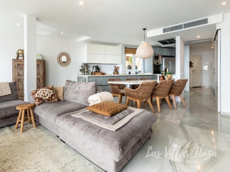 3 bedroom Villa for sale in Roca Llisa with pool garage - € 1,300,000 (Ref: 9735399)