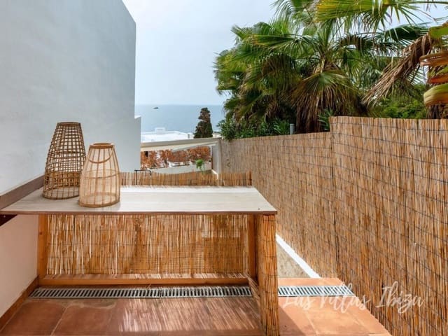 3 soveværelse Villa til salg i Roca Llisa, Santa Eulalia / Santa Eularia med swimmingpool garage - € 1.300.000 (Ref: 9735399)