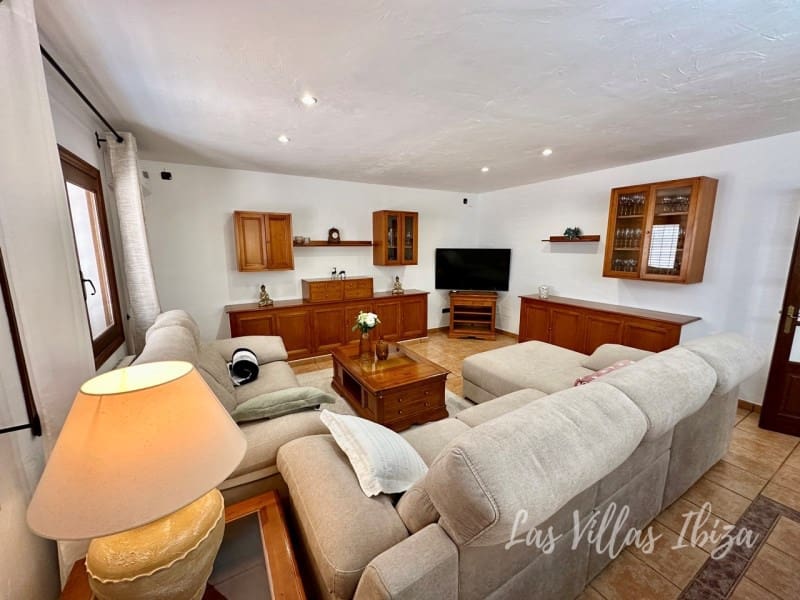 4 bedroom Villa for sale in Santa Gertrudis de Fruitera with pool garage - € 3,000,000 (Ref: 9814349)