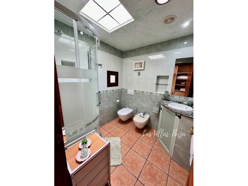 4 bedroom Villa for sale in Santa Gertrudis de Fruitera with pool garage - € 3,000,000 (Ref: 9814349)