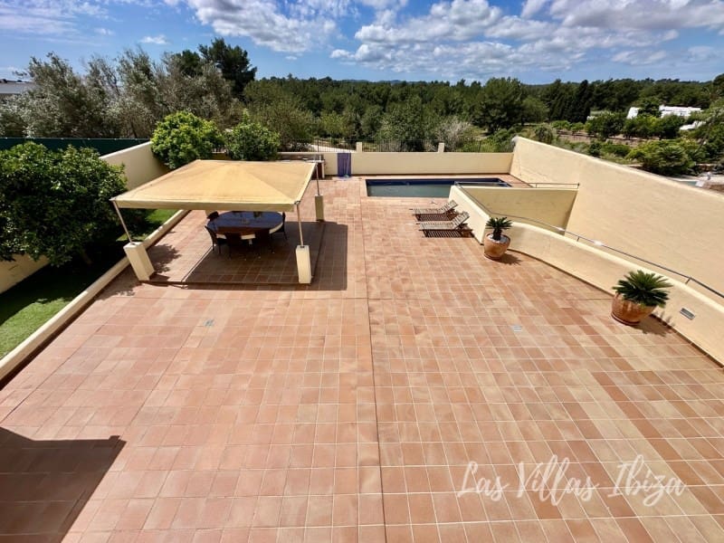 4 bedroom Villa for sale in Santa Gertrudis de Fruitera with pool garage - € 3,000,000 (Ref: 9814349)