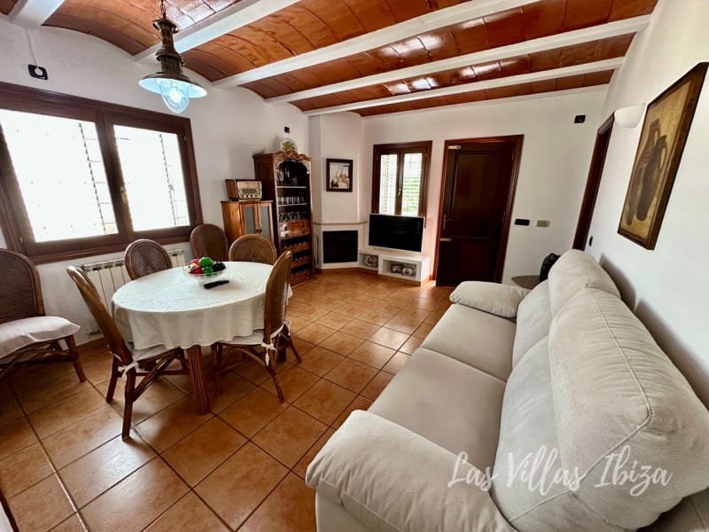 4 bedroom Villa for sale in Santa Gertrudis de Fruitera with pool garage - € 3,000,000 (Ref: 9814349)
