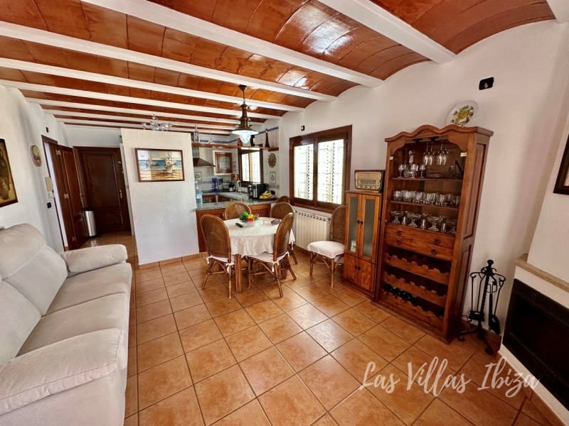 4 bedroom Villa for sale in Santa Gertrudis de Fruitera with pool garage - € 3,000,000 (Ref: 9814349)