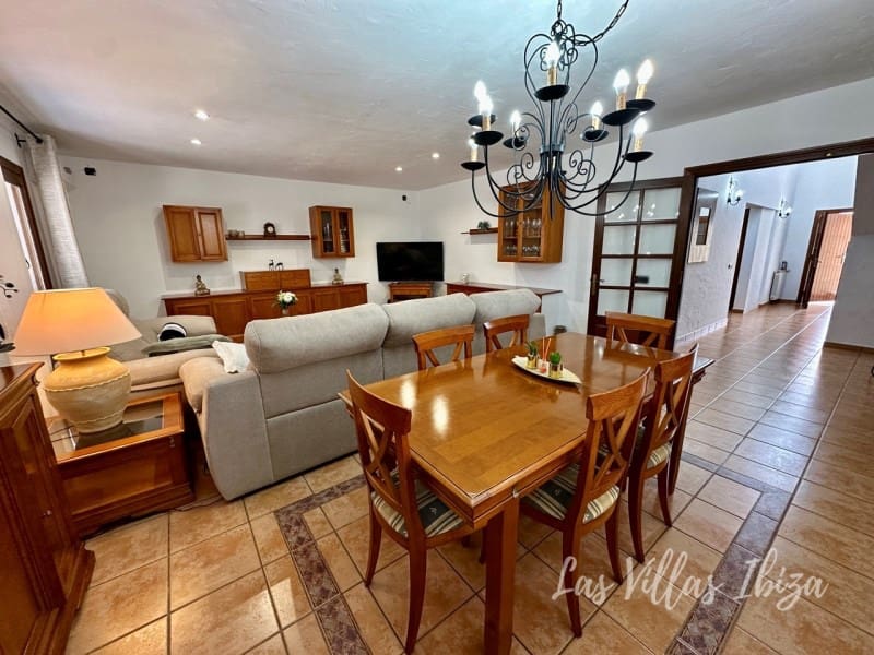 4 bedroom Villa for sale in Santa Gertrudis de Fruitera with pool garage - € 3,000,000 (Ref: 9814349)