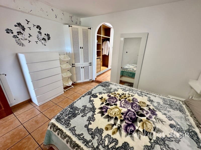 4 bedroom Villa for sale in Santa Gertrudis de Fruitera with pool garage - € 3,000,000 (Ref: 9814349)