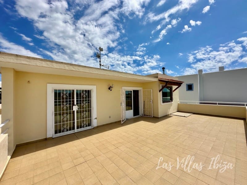 4 bedroom Villa for sale in Santa Gertrudis de Fruitera with pool garage - € 3,000,000 (Ref: 9814349)