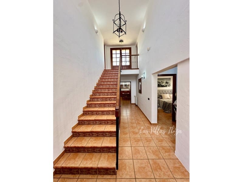 4 bedroom Villa for sale in Santa Gertrudis de Fruitera with pool garage - € 3,000,000 (Ref: 9814349)