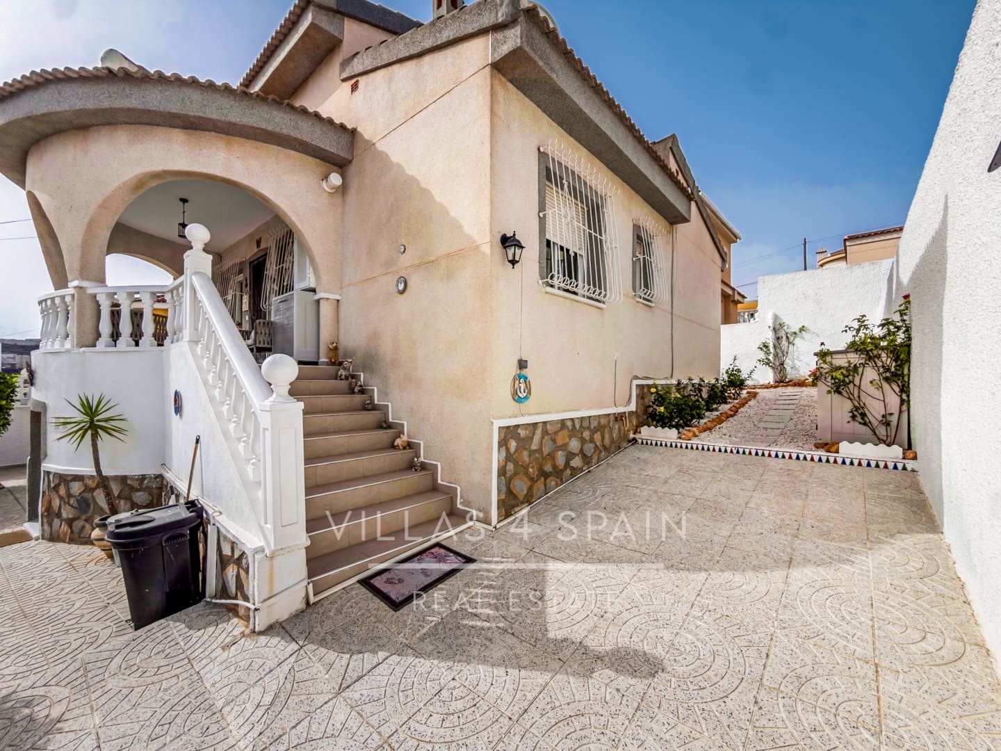 3 sovrum Villa till salu i Ciudad Quesada med pool - 420 000 € (Ref: 10002577)