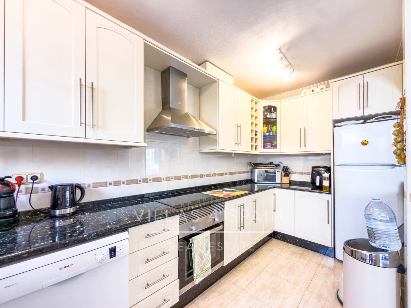 3 makuuhuone Huvila myytävänä paikassa Villamartin mukana uima-altaan - 339 000 € (Ref: 10080359)
