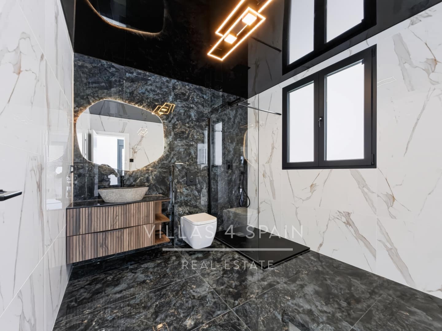 5 makuuhuone Huvila myytävänä paikassa Ciudad Quesada mukana uima-altaan - 850 000 € (Ref: 10100876)