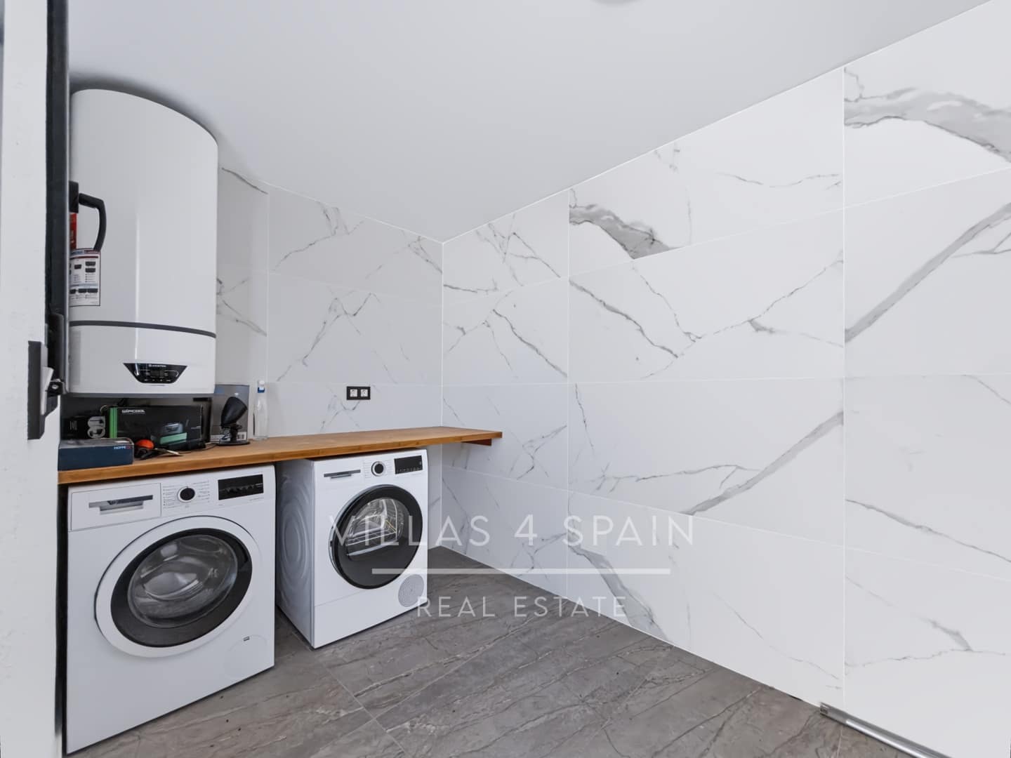 5 makuuhuone Huvila myytävänä paikassa Ciudad Quesada mukana uima-altaan - 850 000 € (Ref: 10100876)