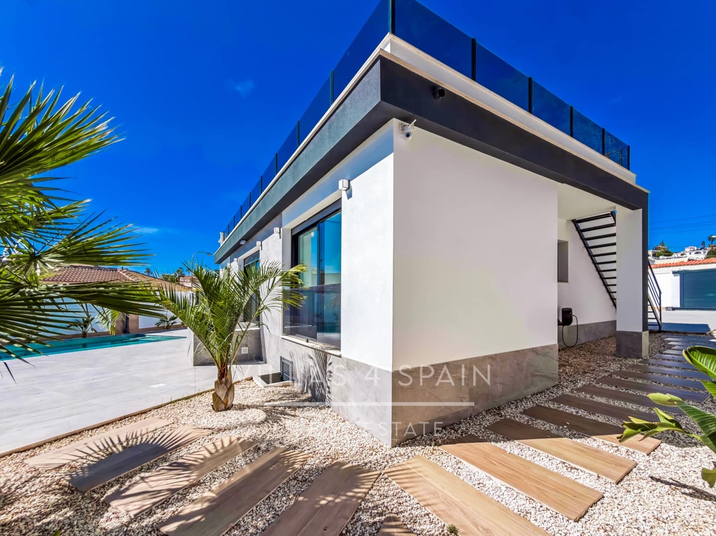 5 makuuhuone Huvila myytävänä paikassa Ciudad Quesada mukana uima-altaan - 850 000 € (Ref: 10100876)