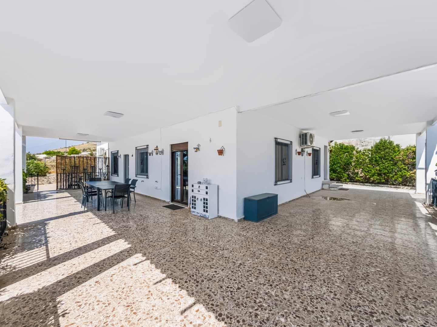 4 bedroom Villa for sale in Aspe with pool garage - € 399,000 (Ref: 10172742)