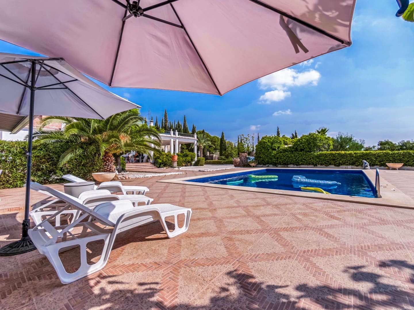 4 bedroom Villa for sale in Aspe with pool garage - € 399,000 (Ref: 10172742)