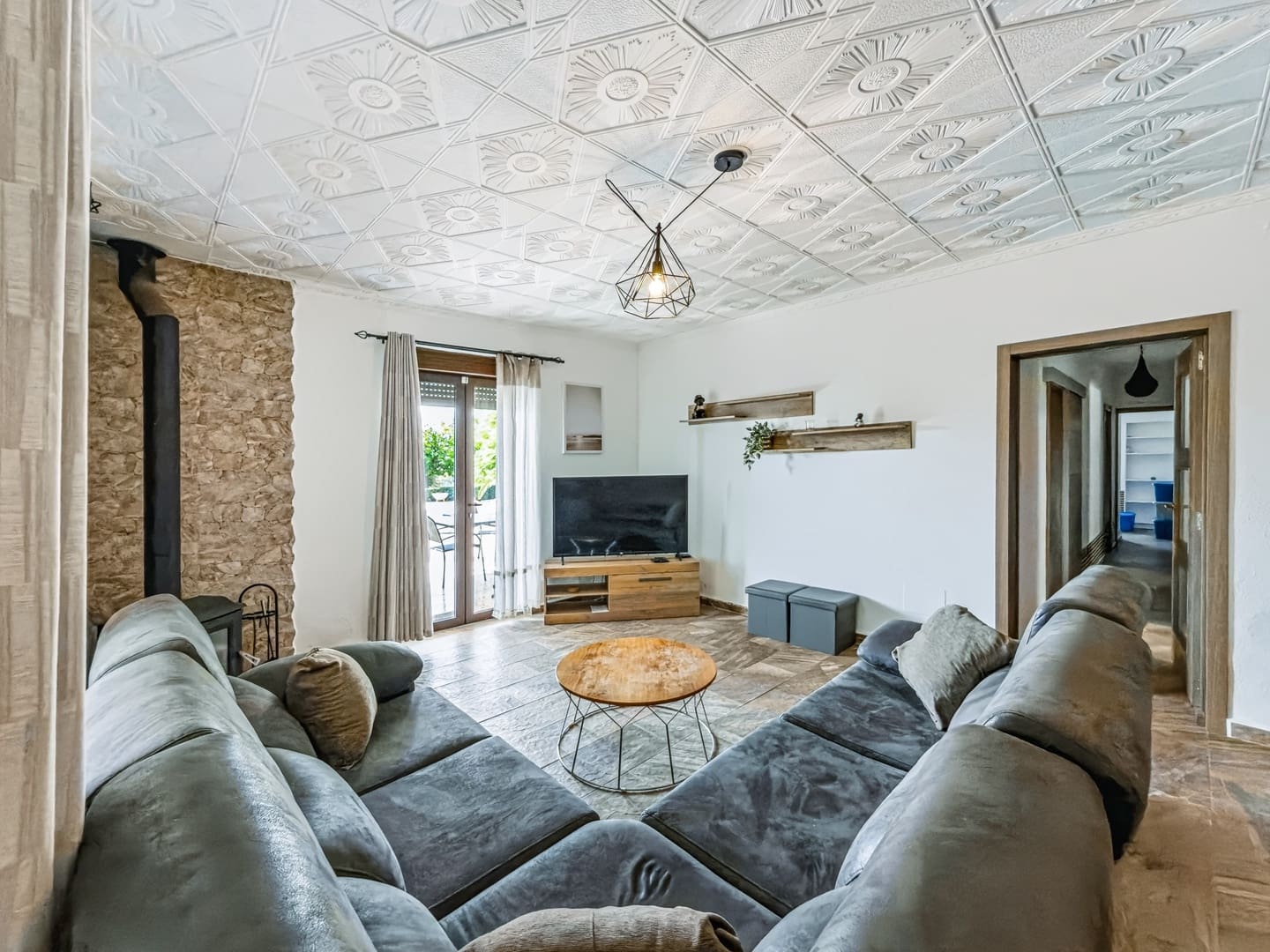 4 bedroom Villa for sale in Aspe with pool garage - € 399,000 (Ref: 10172742)