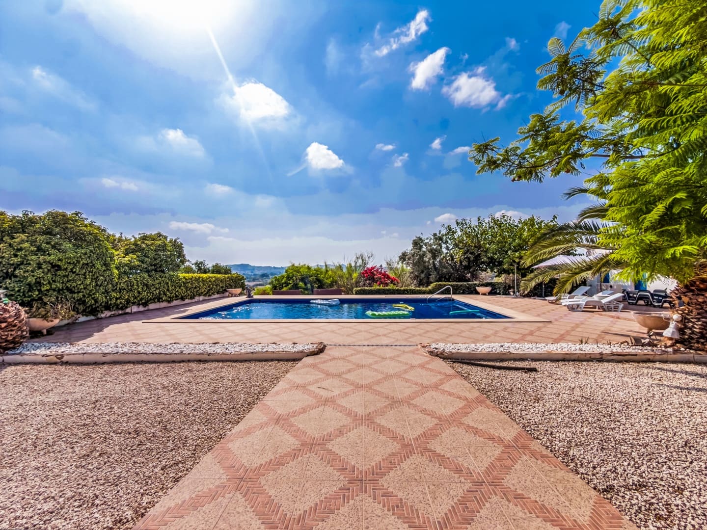 4 bedroom Villa for sale in Aspe with pool garage - € 399,000 (Ref: 10172742)