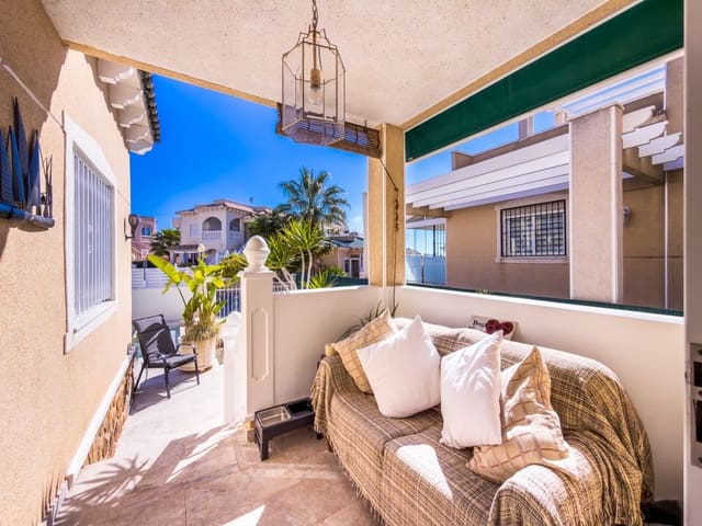 3 makuuhuone Huvila myytävänä paikassa Villamartin, Orihuela mukana uima-altaan 
autotalli - 339 000 € (Ref: 10176273)