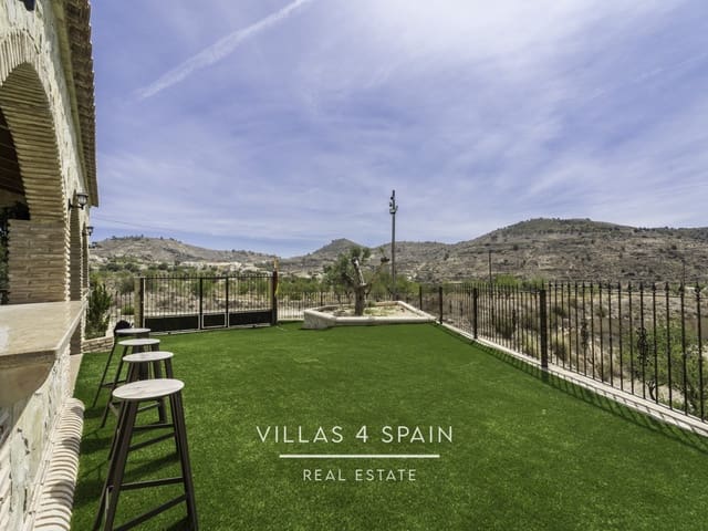 3 bedroom Villa for sale in Fortuna with pool - € 270,000 (Ref: 7561271)