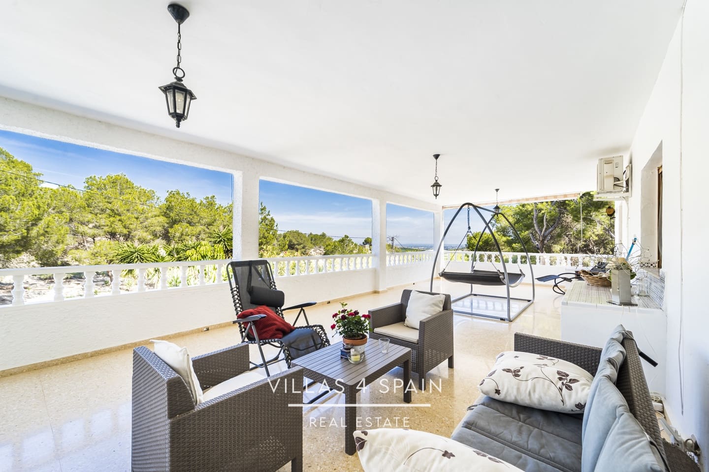 7 bedroom Villa for sale in Desamparados Hurchillo Torremendo