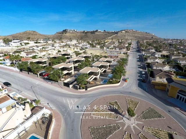 3 soverom Villa til salgs i Ciudad Quesada, Rojales med svømmebasseng garasje - € 497 500 (Ref: 7971093)