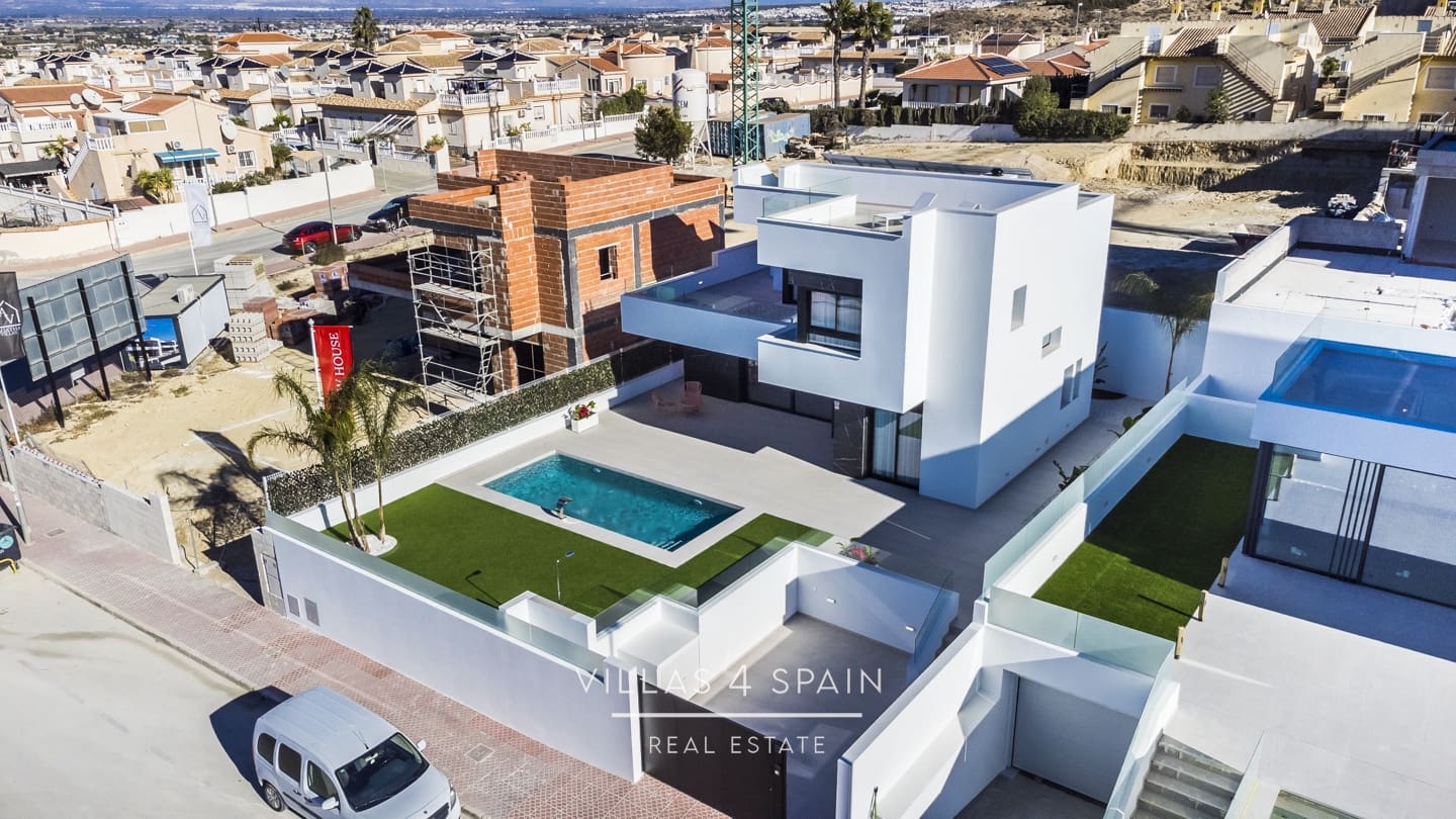 4 soveværelse Villa til salg i Ciudad Quesada med swimmingpool garage - € 560.000 (Ref: 7995410)