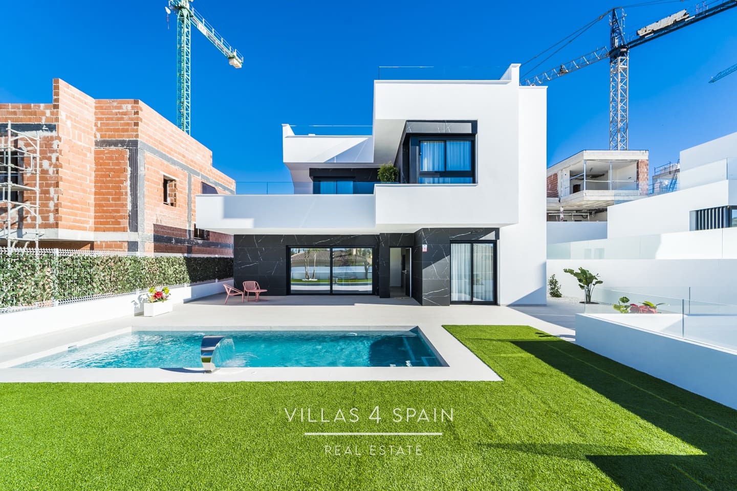 4 soveværelse Villa til salg i Ciudad Quesada med swimmingpool garage - € 560.000 (Ref: 7995410)