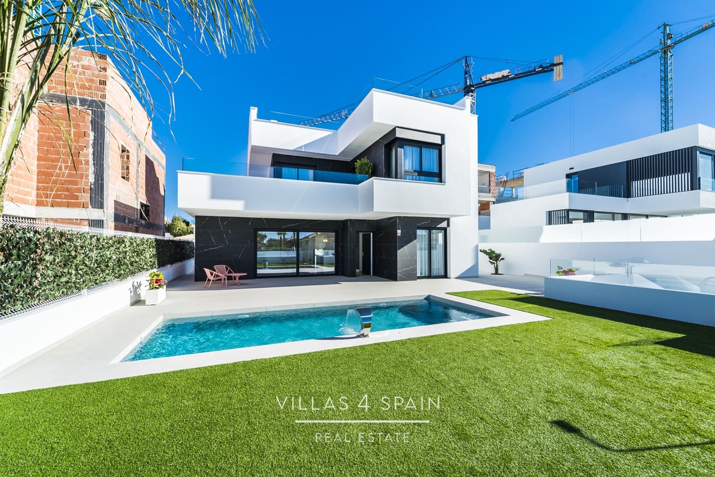 4 soveværelse Villa til salg i Ciudad Quesada med swimmingpool garage - € 560.000 (Ref: 7995410)