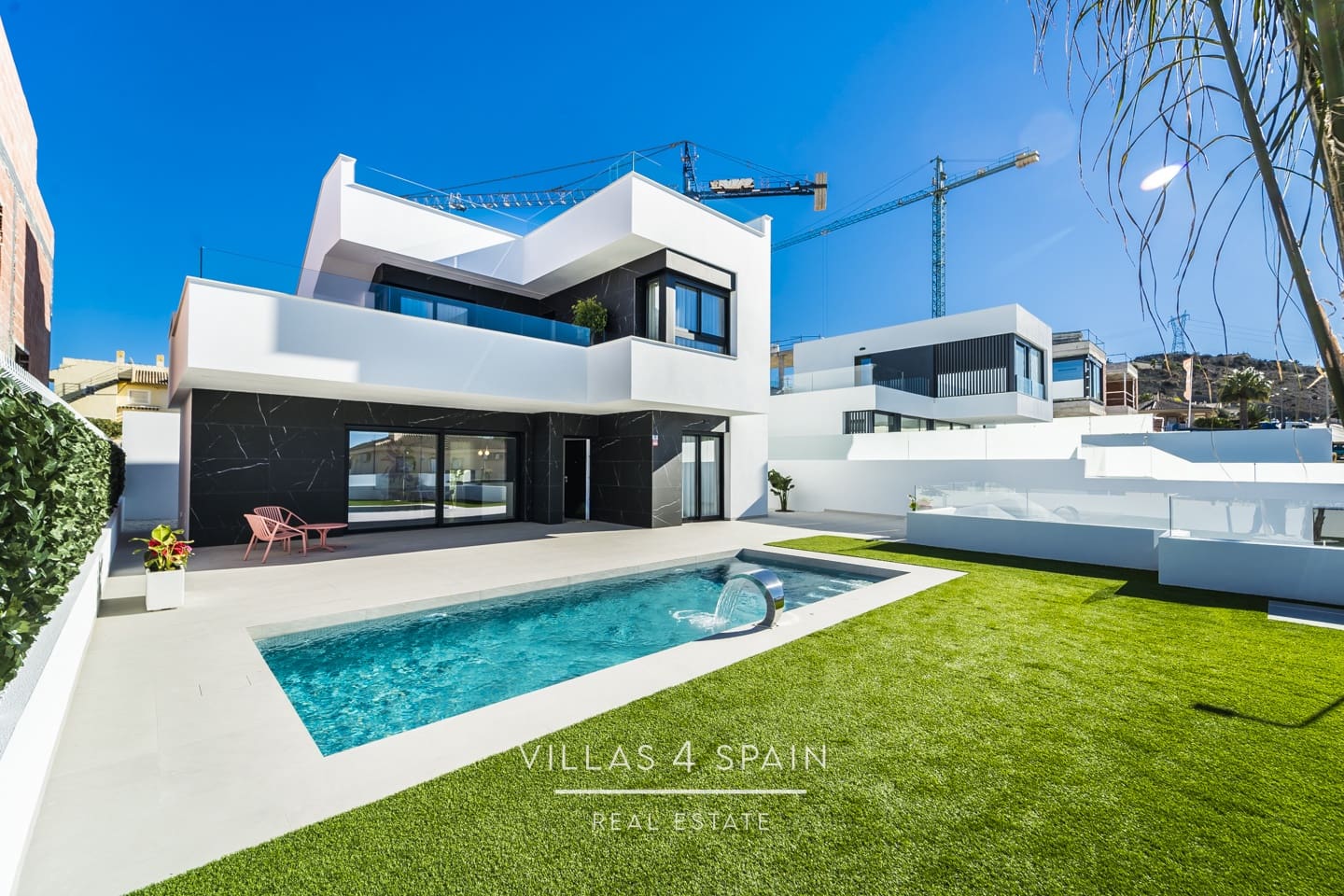 4 soveværelse Villa til salg i Ciudad Quesada med swimmingpool garage - € 560.000 (Ref: 7995410)