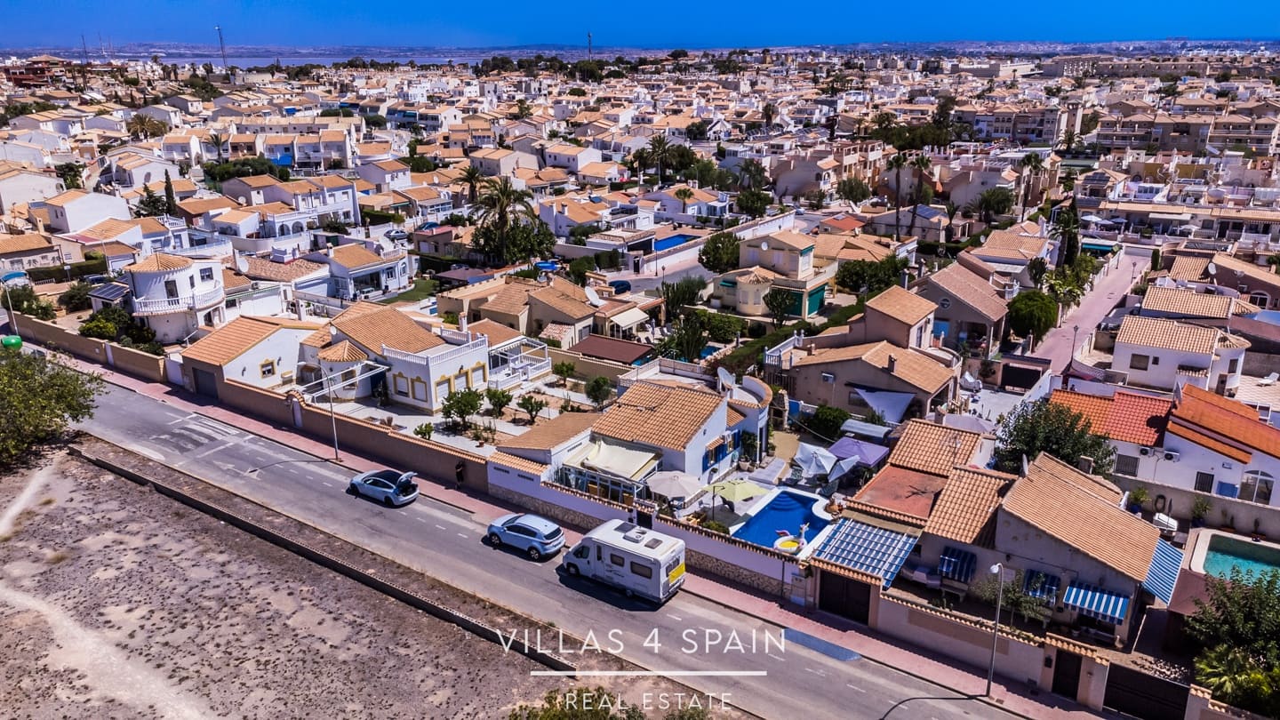 4 quarto Moradia para venda em Orihuela Costa com piscina - 369 950 € (Ref: 8439860)