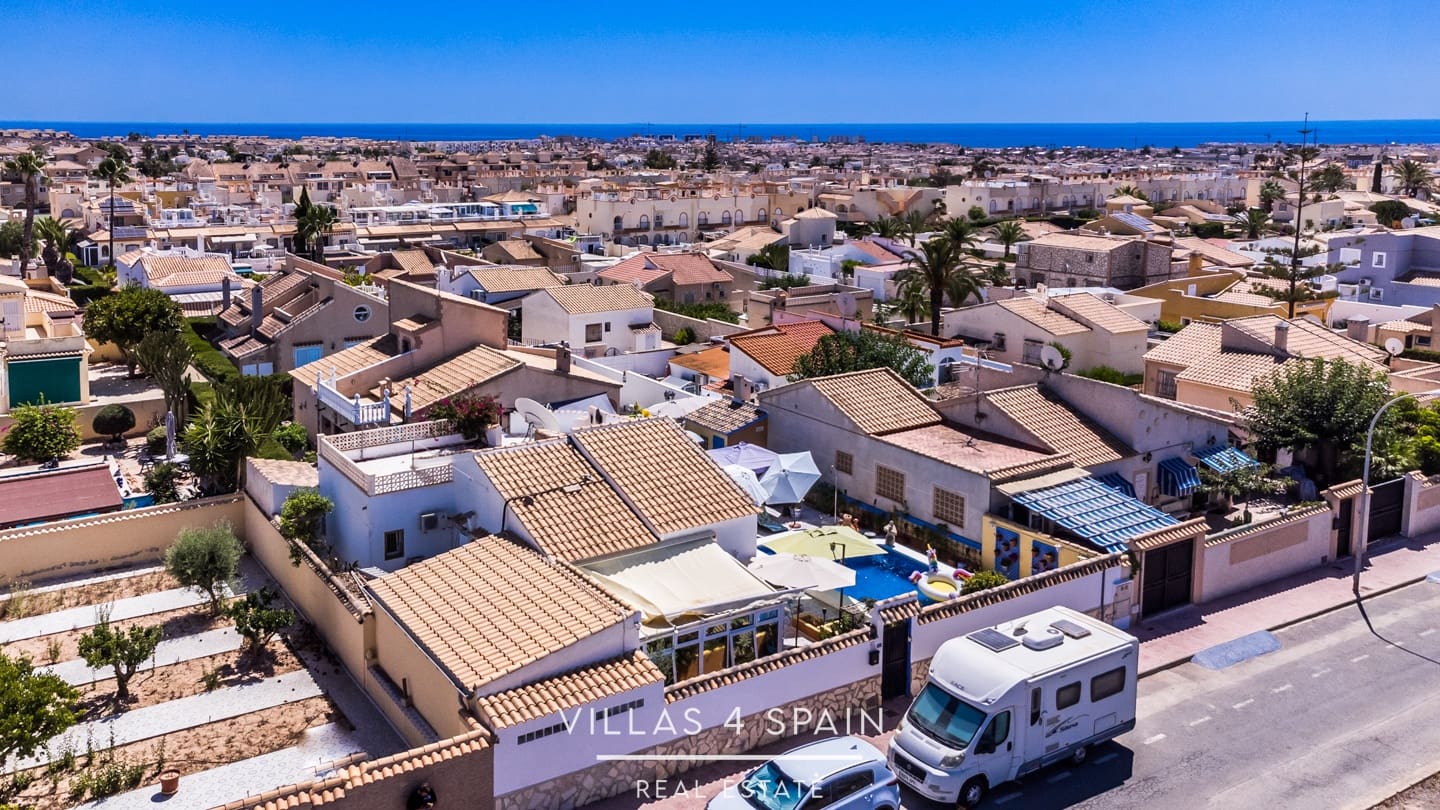 4 quarto Moradia para venda em Orihuela Costa com piscina - 369 950 € (Ref: 8439860)