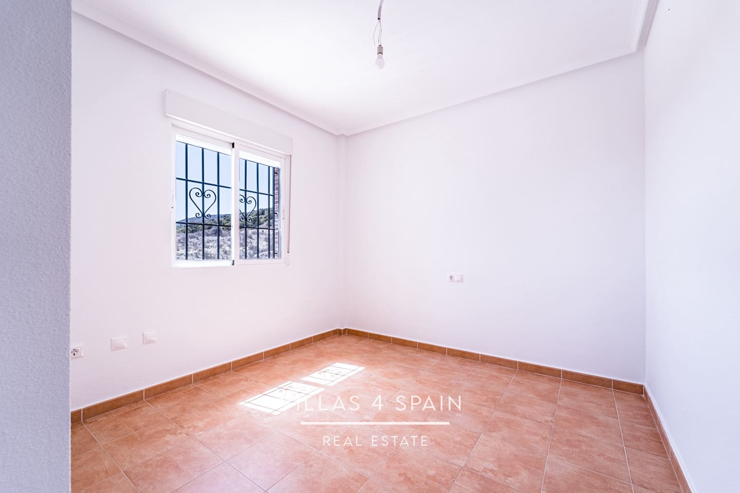 3 makuuhuone Huvila myytävänä paikassa Fortuna mukana uima-altaan 
autotalli - 319 000 € (Ref: 8454319)