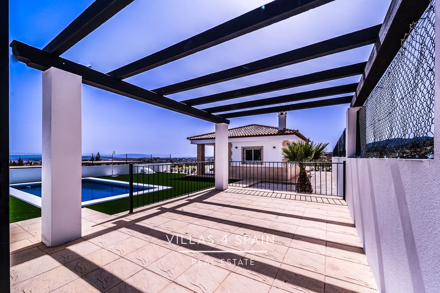 3 makuuhuone Huvila myytävänä paikassa Fortuna mukana uima-altaan 
autotalli - 319 000 € (Ref: 8454319)