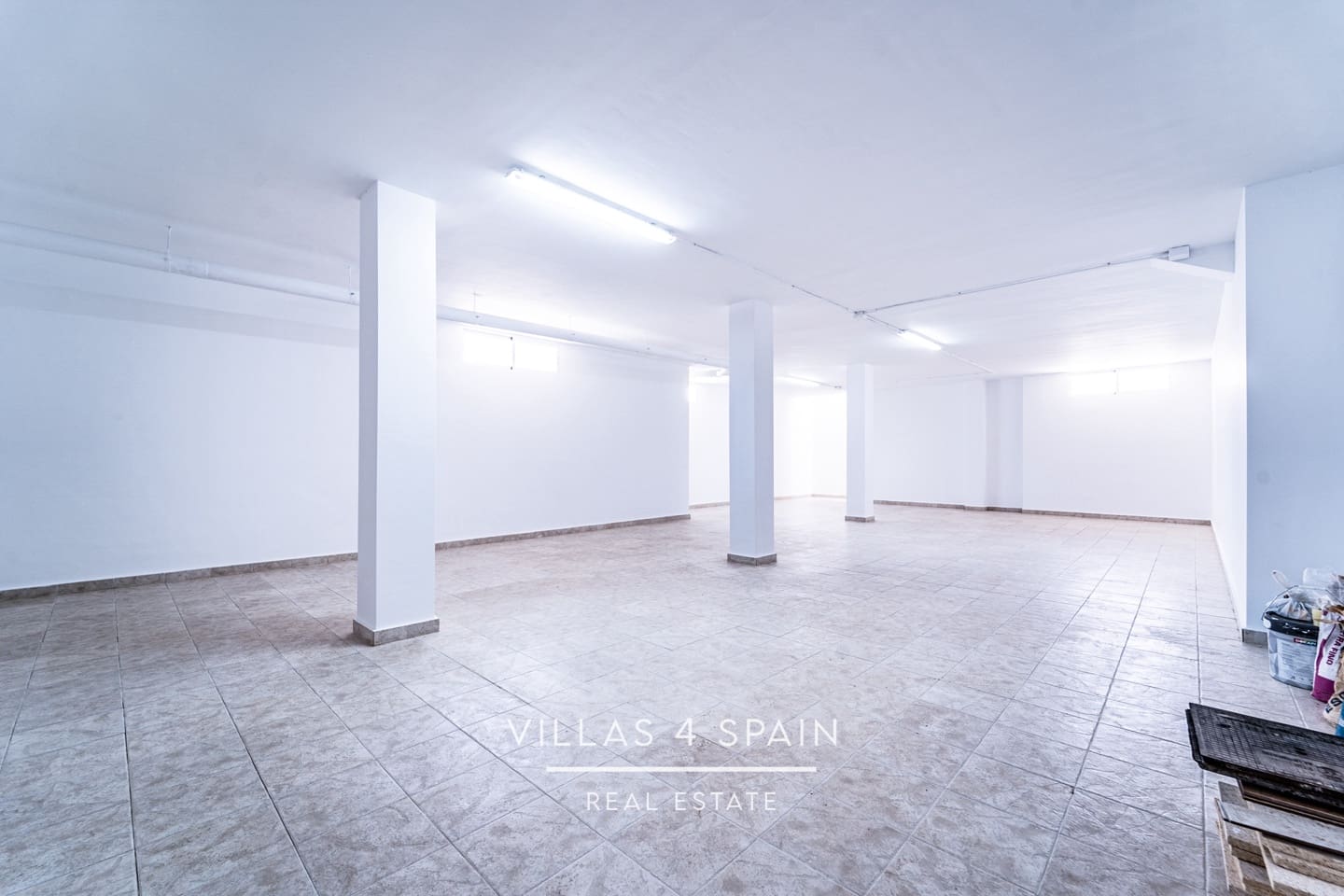 3 makuuhuone Huvila myytävänä paikassa Fortuna mukana uima-altaan 
autotalli - 319 000 € (Ref: 8454319)