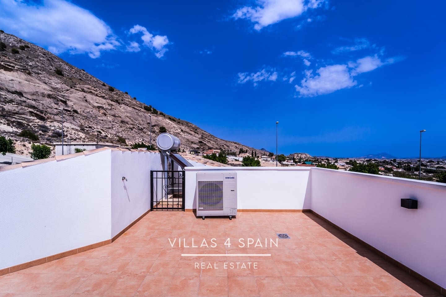 3 makuuhuone Huvila myytävänä paikassa Fortuna mukana uima-altaan 
autotalli - 319 000 € (Ref: 8454319)