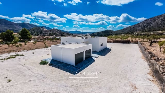 3 sovrum Villa till salu i Pinoso med pool garage - 299 999 € (Ref: 8556508)