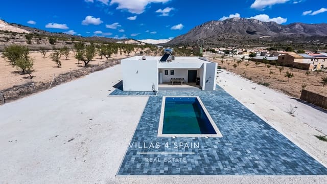 3 sovrum Villa till salu i Pinoso med pool garage - 299 999 € (Ref: 8556508)