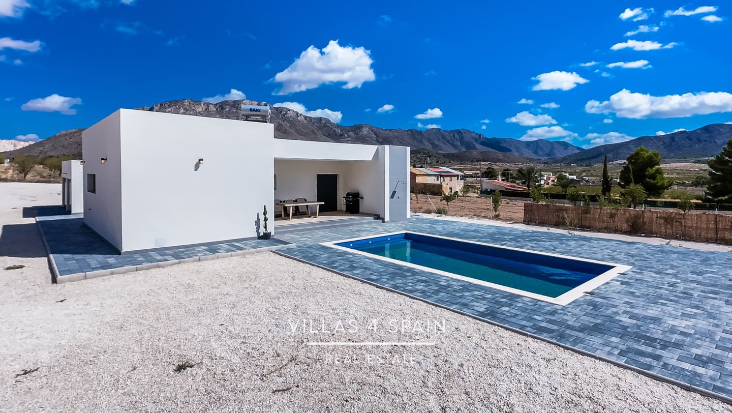 3 makuuhuone Huvila myytävänä paikassa Pinoso mukana uima-altaan 
autotalli - 299 999 € (Ref: 8556508)