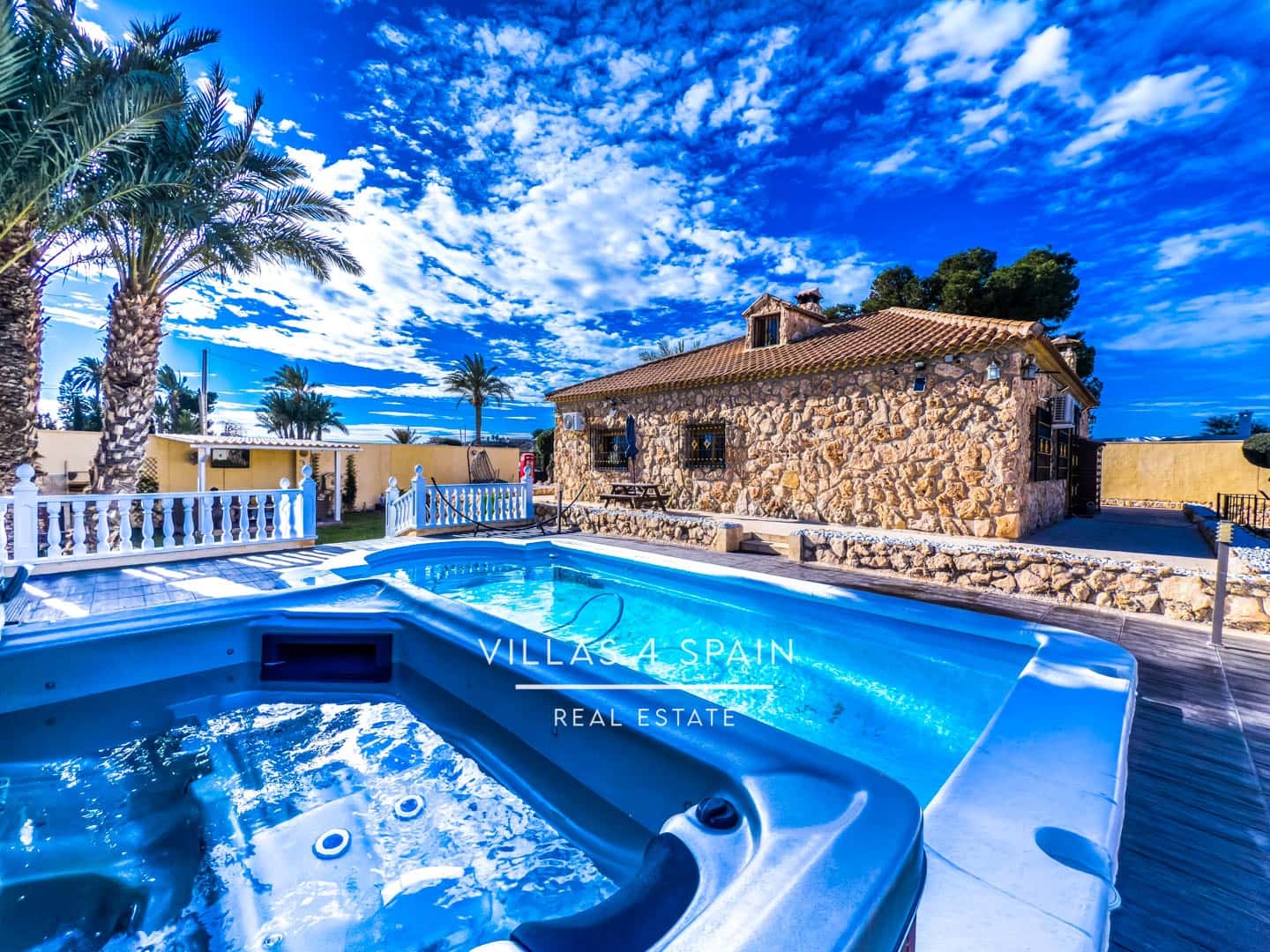 4 soveværelse Villa til salg i Fortuna med swimmingpool garage - € 399.000 (Ref: 8717053)