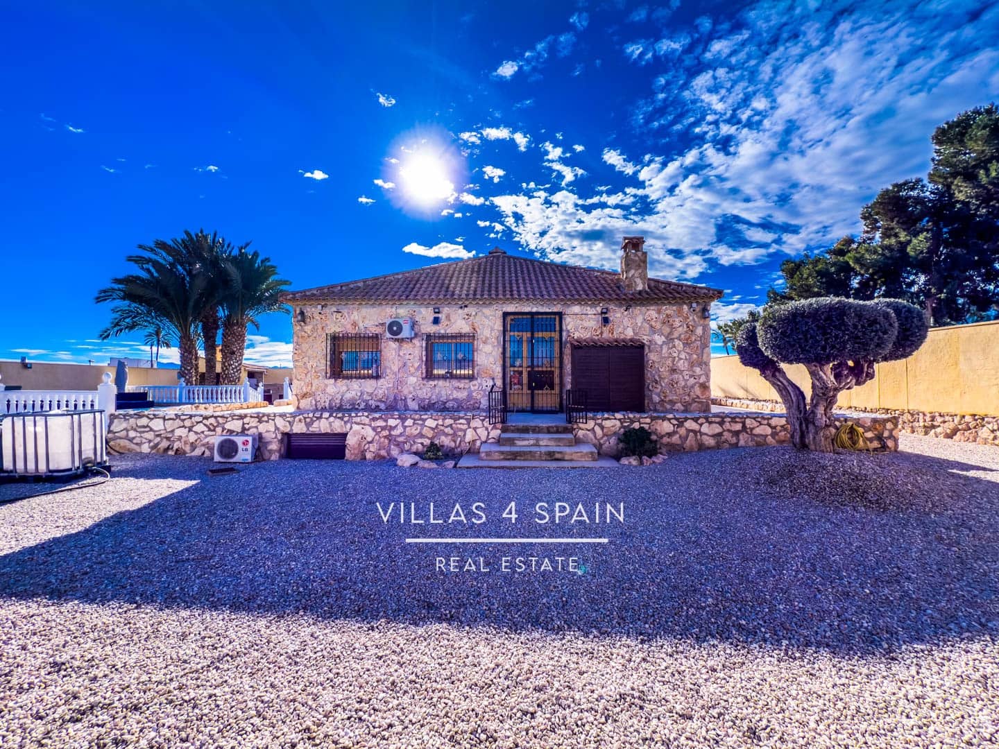 4 soveværelse Villa til salg i Fortuna med swimmingpool garage - € 399.000 (Ref: 8717053)