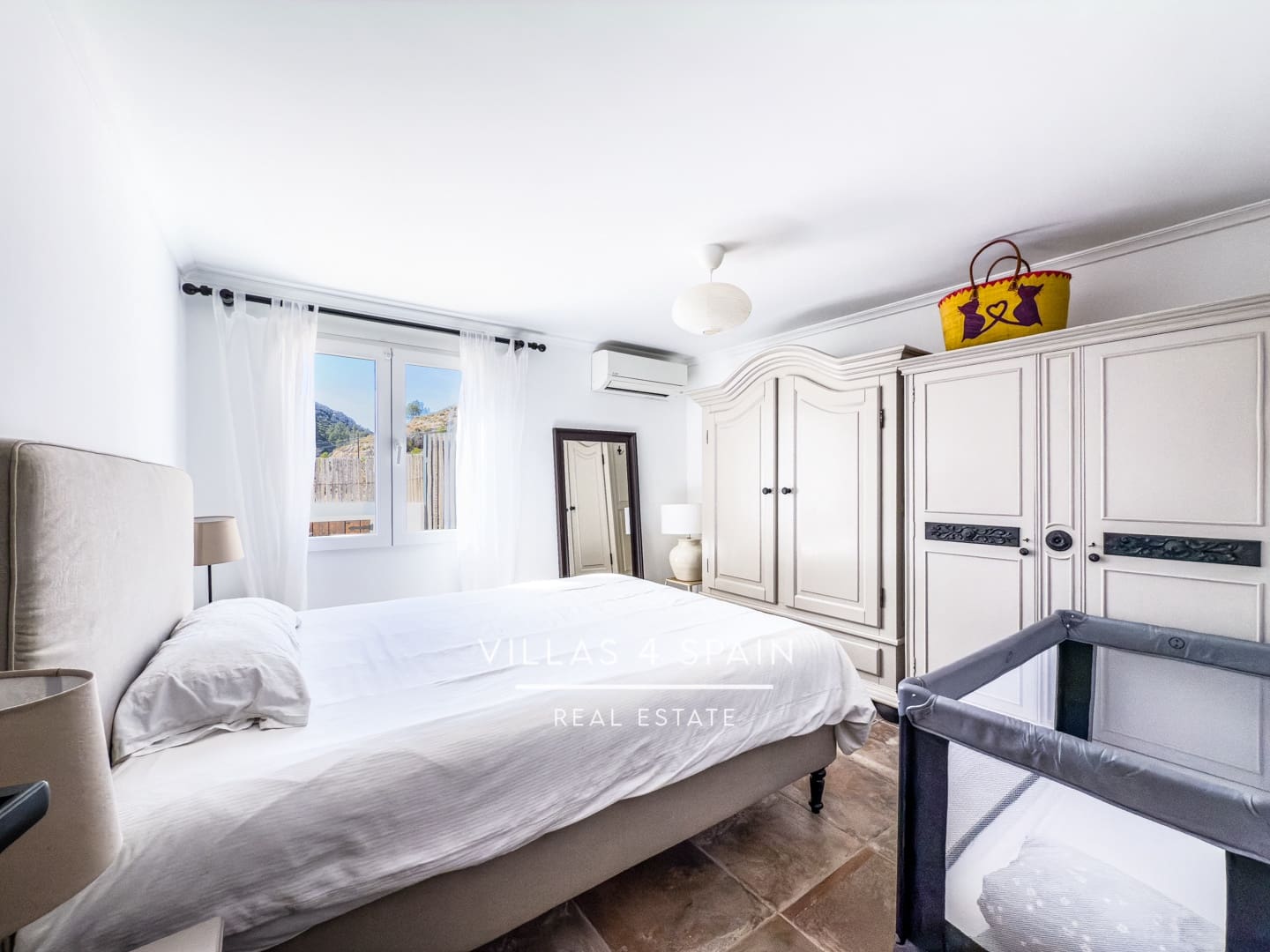 8 sypialnia Willa na sprzedaż w La Romana z basenem garażem - 789 000 € (Ref: 8847126)