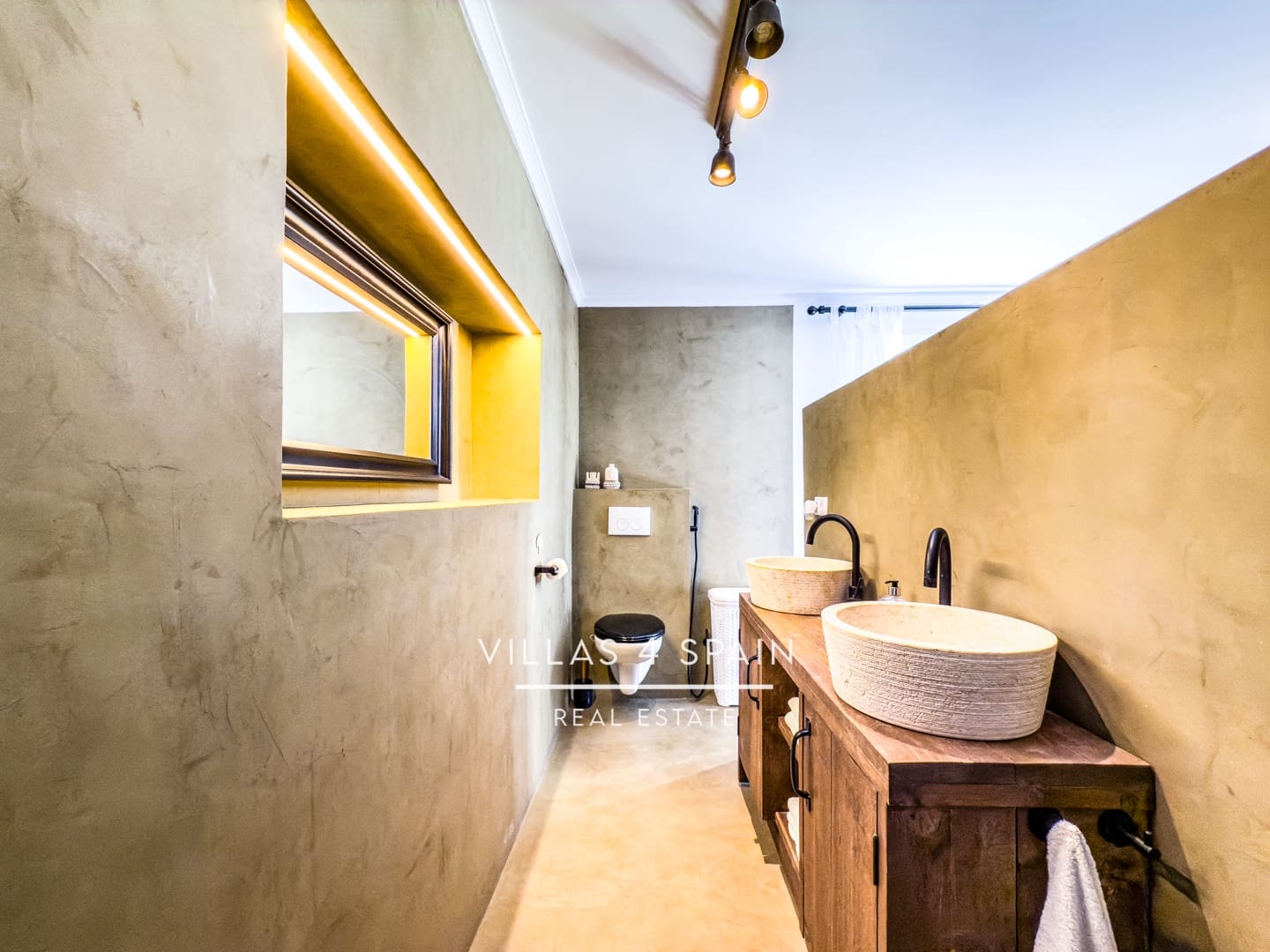 8 sypialnia Willa na sprzedaż w La Romana z basenem garażem - 789 000 € (Ref: 8847126)