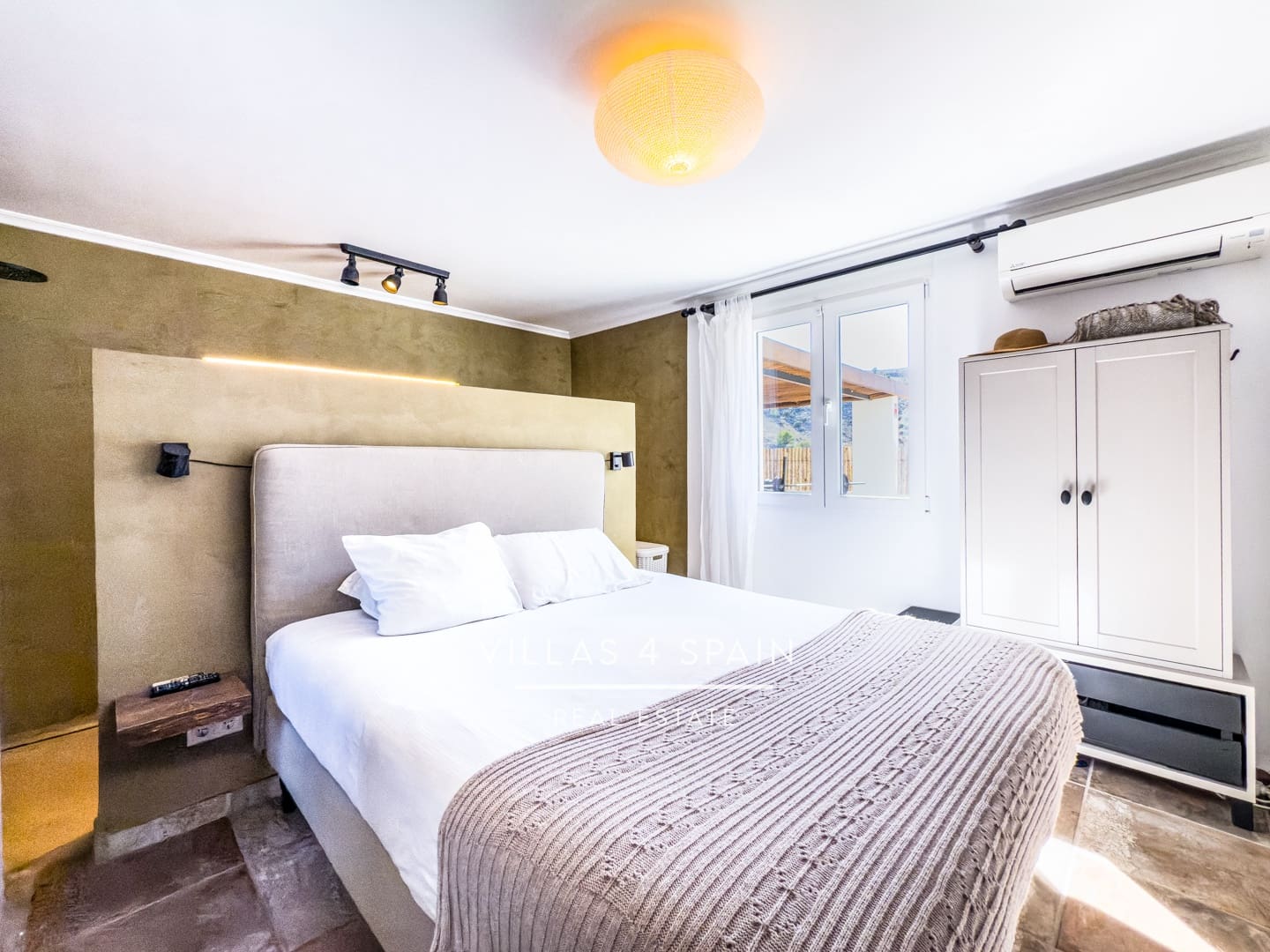 8 sypialnia Willa na sprzedaż w La Romana z basenem garażem - 789 000 € (Ref: 8847126)