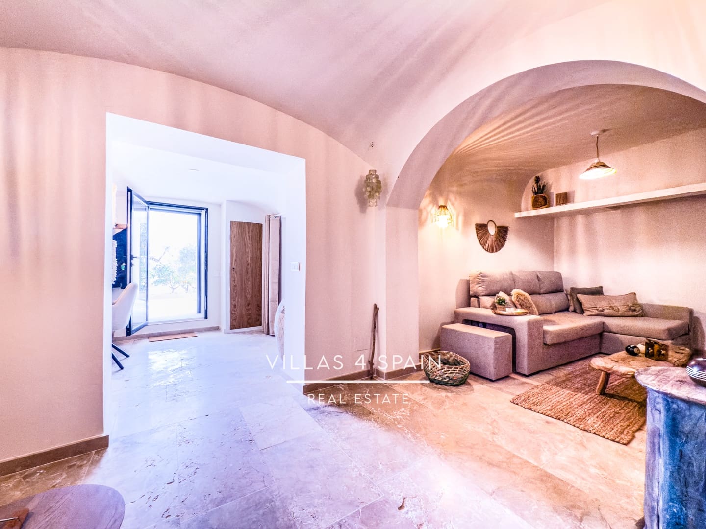 8 sypialnia Willa na sprzedaż w La Romana z basenem garażem - 789 000 € (Ref: 8847126)