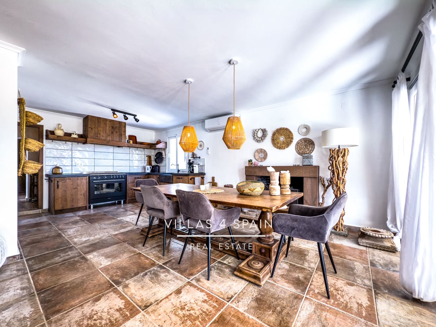 8 sypialnia Willa na sprzedaż w La Romana z basenem garażem - 789 000 € (Ref: 8847126)